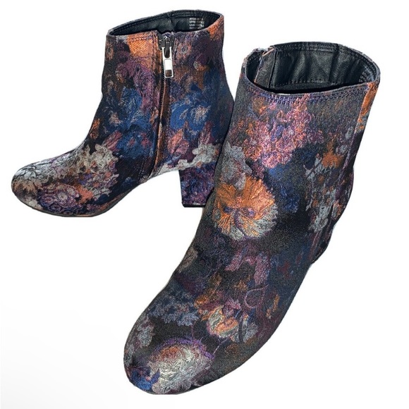 💥Zigi Soho Nydia Floral Ankle Boots💥 - Picture 1 of 9